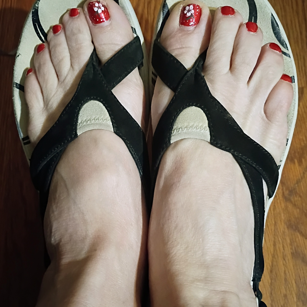 Merrell Black and Tan Women's Sandals#1
